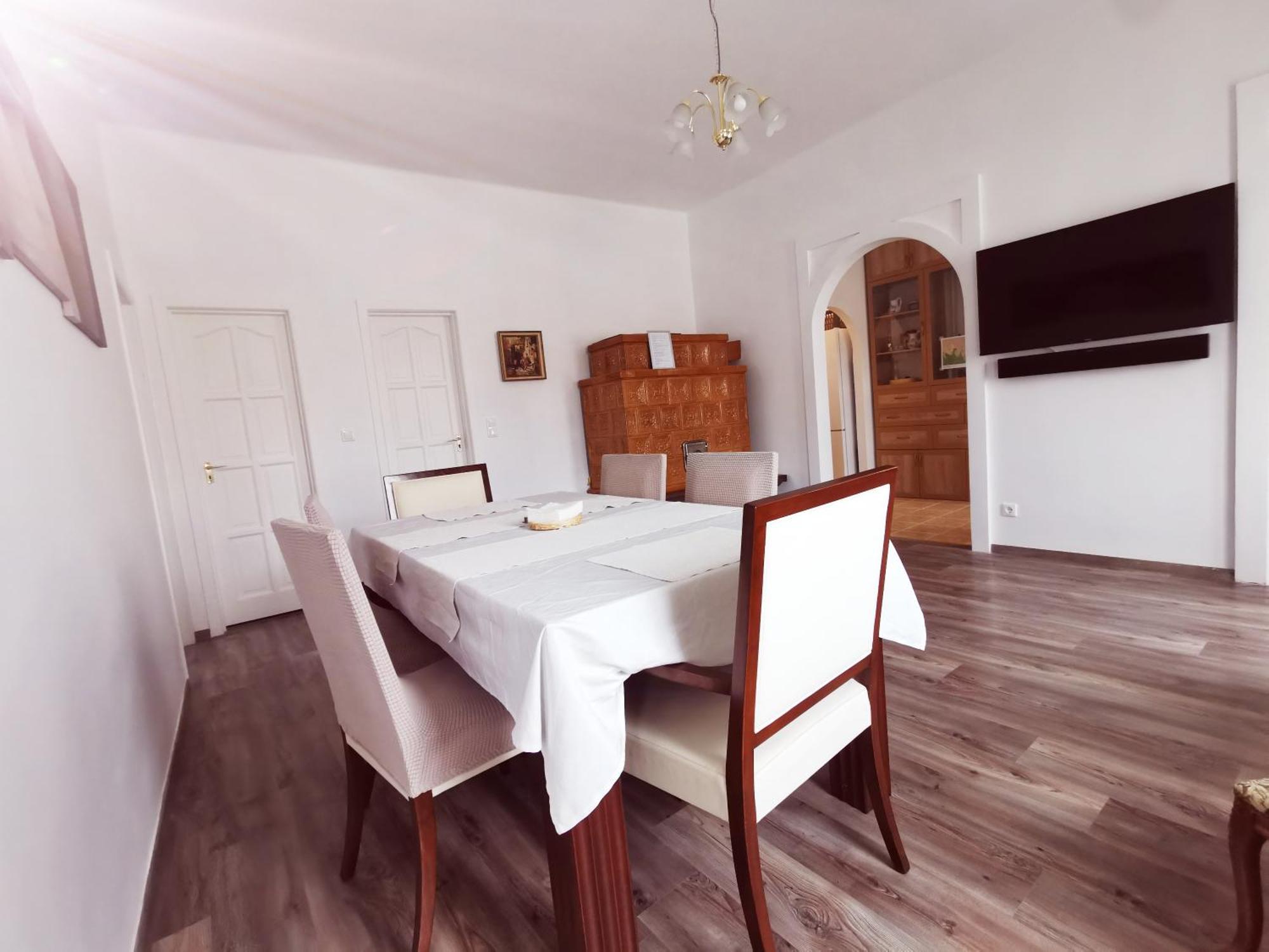 Jokai Sopron Apartment Buitenkant foto