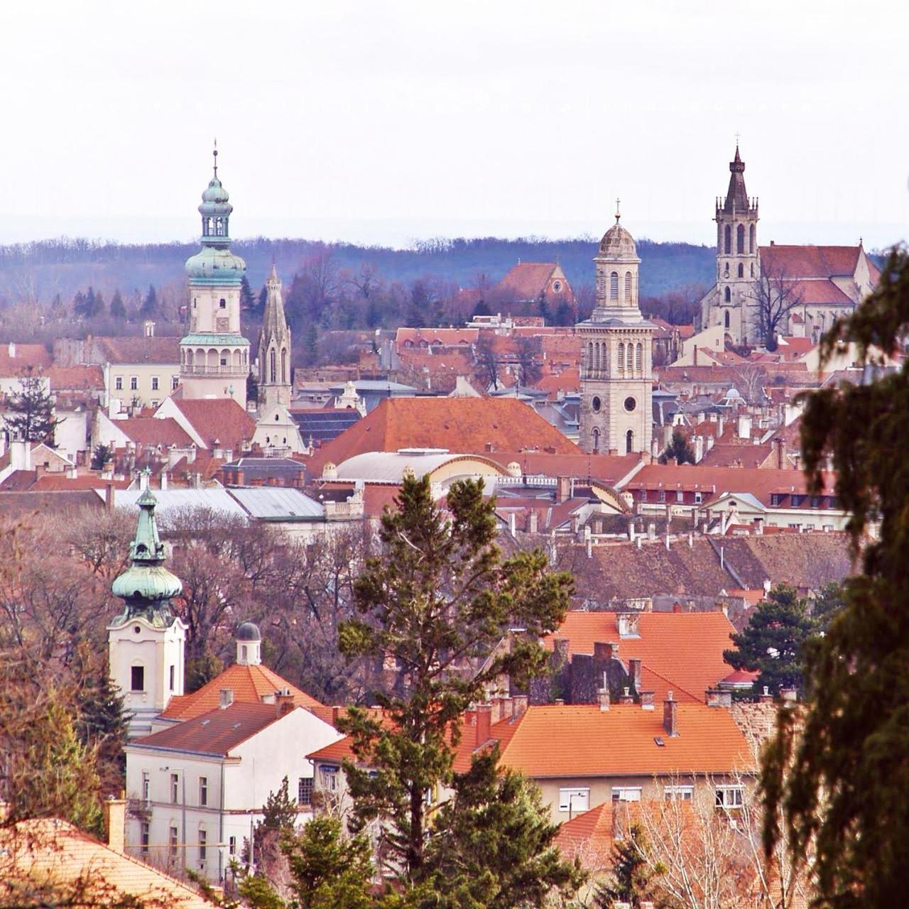 Jokai Sopron Apartment Buitenkant foto